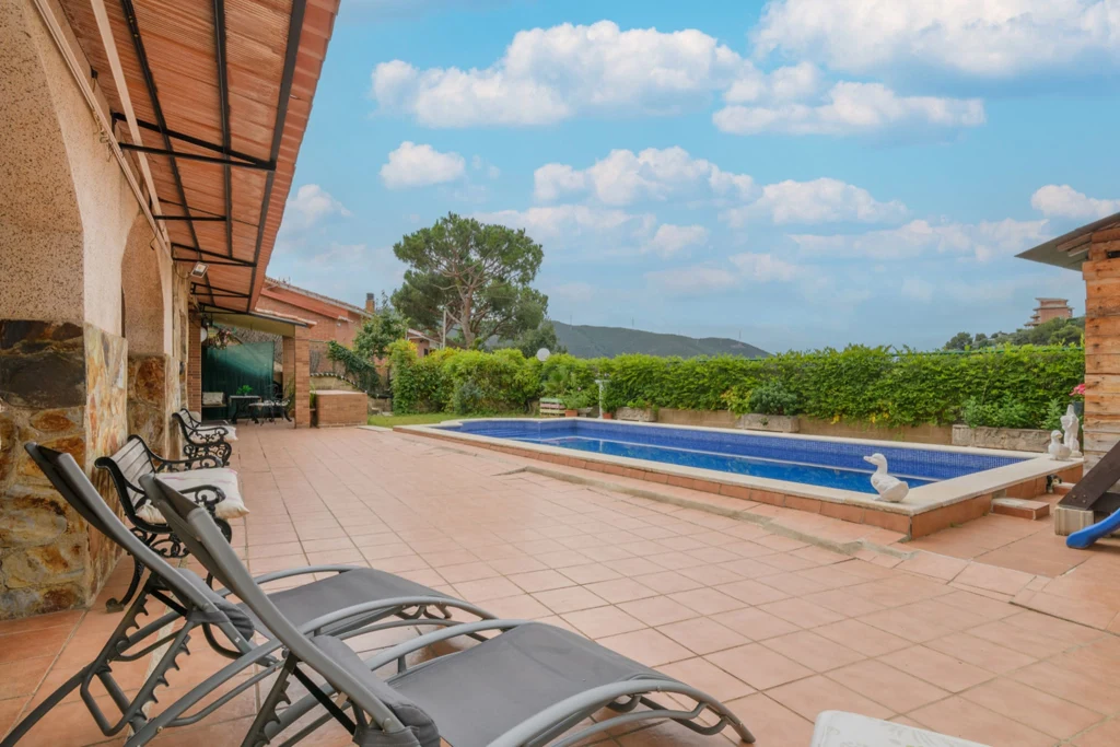 eqesv4ng0ygolnh6559h (1)